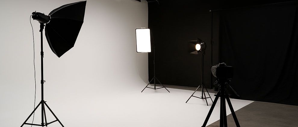 بهترین زمان رزرو استودیو تبلیغاتی